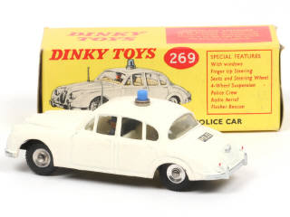 Lot 679 - DINKY TOYS (GB) (1)