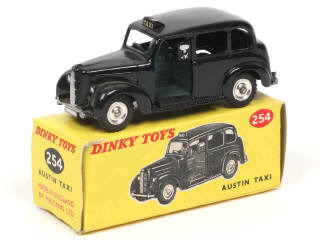 Lot 675 - DINKY TOYS (GB) (1)
