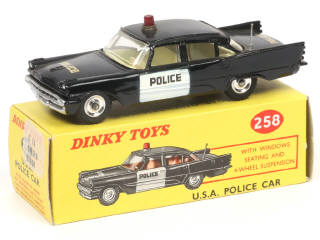 Lot 676 - DINKY TOYS (GB) (1)