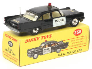 Lot 676 - DINKY TOYS (GB) (1)