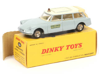 Lot 611 - DINKY TOYS (FRANCE) (1)