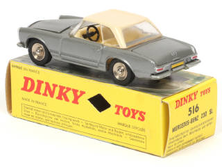 Lot 622 - DINKY TOYS (FRANCE) (1)