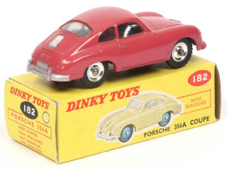 Lot 667 - DINKY TOYS (GB) (1)