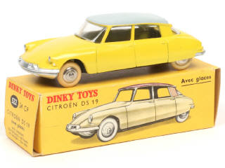 Lot 602 - DINKY TOYS (FRANCE) (1)