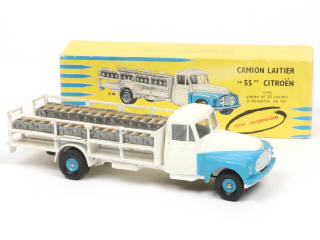 Lot 642 - DINKY TOYS (FRANCE) (1)