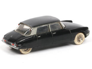 Lot 601 - DINKY TOYS (FRANCE) (1)