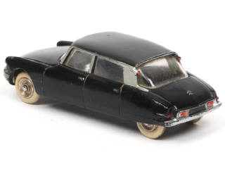 Lot 601 - DINKY TOYS (FRANCE) (1)