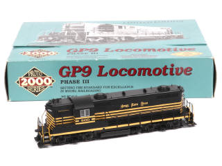 Lot 131 - LIFE-LIKE PRODUCTS 'HO' (USA) (1)