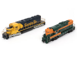 Lot 18 - DIVERS (HO) (2)