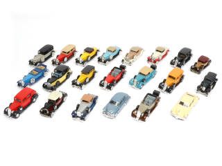 Lot 217 - DIVERS (21)
