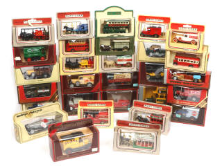 Lot 221 - DIVERS (29)