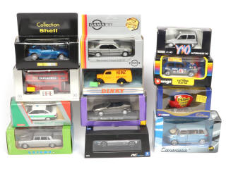 Lot 291 - DIVERS (12)