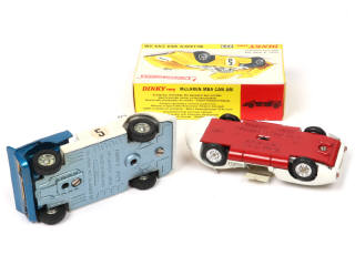 Lot 258 - DINKY TOYS (GB) (2)