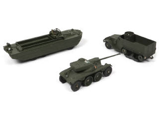 Lot 229 - DINKY TOYS (FRANCE) (3)