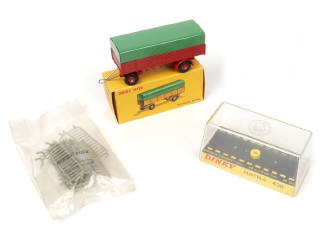 Lot 226 - DINKY TOYS (FRANCE) (3)
