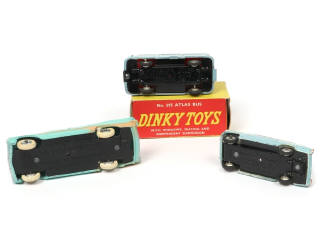 Lot 270 - DINKY TOYS (GB) (3)