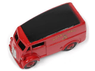Lot 266 - DINKY TOYS (GB) (2)