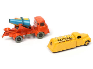 Lot 265 - DINKY TOYS (GB) (2)