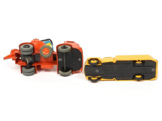 Lot 265 - DINKY TOYS (GB) (2)