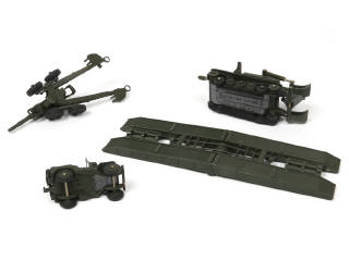 Lot 246 - DINKY TOYS (FRANCE) (3)