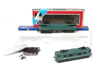 Lot 71 - DIVERS (HO) (2)