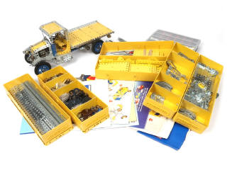 Lot 112 - MECCANO (FRANCE) (1)