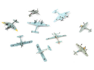 Lot 146 - DIVERS (10)