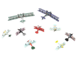 Lot 142 - DIVERS (9)