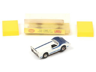 Lot 150 - DIVERS (17)