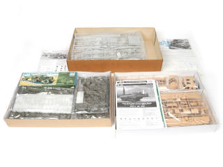 Lot 118 - DIVERS (3)