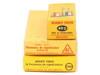 Lot 218 - DINKY TOYS (FRANCE) (3)