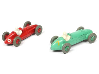 Lot 265 - DINKY TOYS (GB) (2)