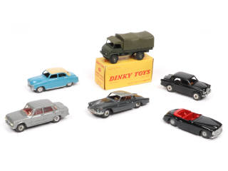 Lot 321 - DINKY TOYS (FRANCE) (6)