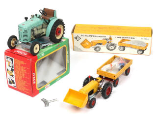 Lot 157 - DIVERS (2)