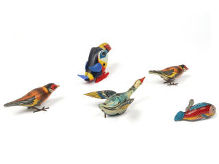 Lot 107 - DIVERS (5)