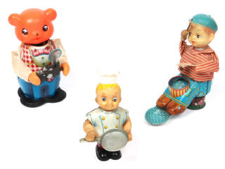 Lot 59 - DIVERS (3)