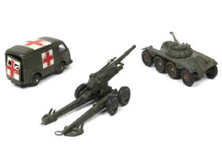 Lot 313 - DINKY TOYS (FRANCE) (3)