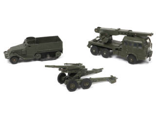 Lot 318 - DINKY TOYS (FRANCE) (3)