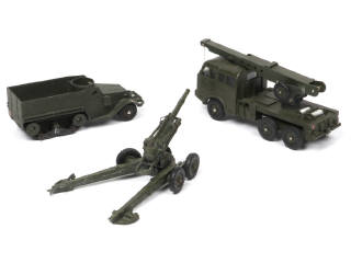 Lot 318 - DINKY TOYS (FRANCE) (3)