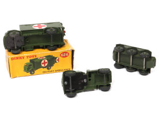 Lot 344 - DINKY TOYS (GB) (3)