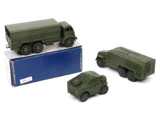 Lot 342 - DINKY TOYS (GB) (3)