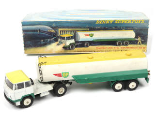 Lot 274 - DINKY TOYS (FRANCE) (1)