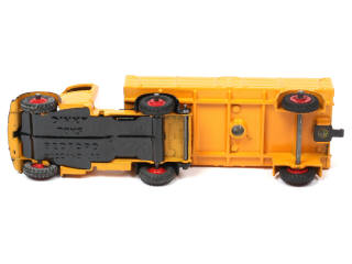 Lot 329 - DINKY TOYS (GB) (1)