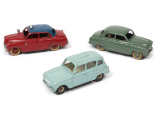 Lot 316 - DINKY TOYS (FRANCE) (3)