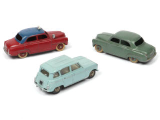 Lot 316 - DINKY TOYS (FRANCE) (3)