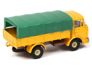 Lot 267 - DINKY TOYS (FRANCE) (1)