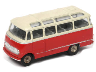 Lot 266 - DINKY TOYS (FRANCE) (1)