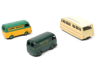 Lot 315 - DINKY TOYS (FRANCE) (3)