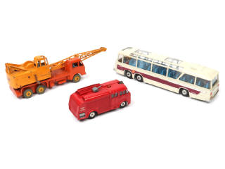 Lot 340 - DINKY TOYS (GB) (3)