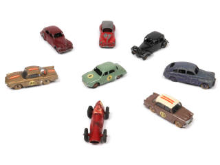 Lot 323 - DINKY TOYS (FRANCE) (8)